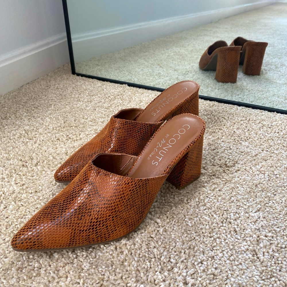 Coconuts by Matisse Snakeskin Mule